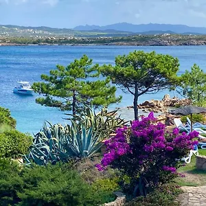  Casa vacanze Casa Mughetto R5055 Seafront, Private Sea Access, Swimming Pool Italia