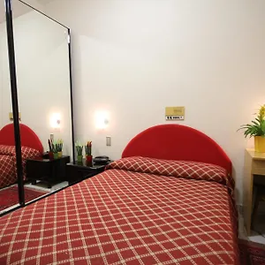 https://hotel-villa-luca.it-tuscanyhotel.com